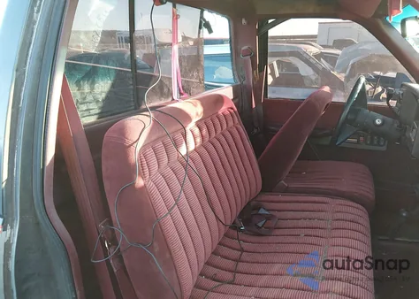 1991 Chevrolet Gmt-400 K1500 z USA, uszkodzony, nr VIN 1GCDK14K2MZ116914